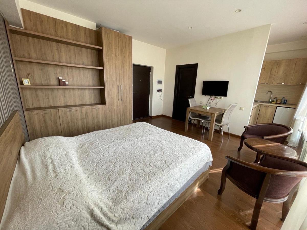 Apartment In Yerevan City Center Republic Square Self Check-In Экстерьер фото