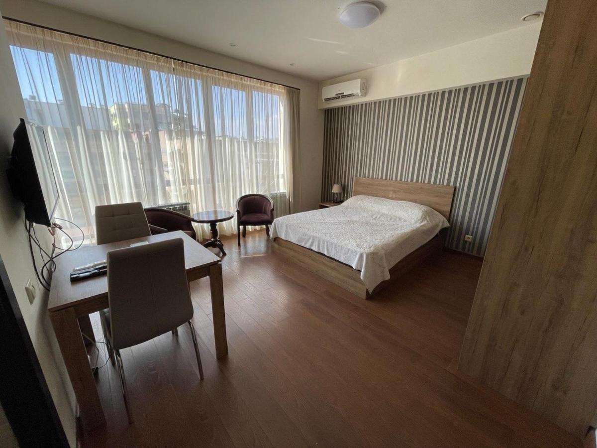 Apartment In Yerevan City Center Republic Square Self Check-In Экстерьер фото