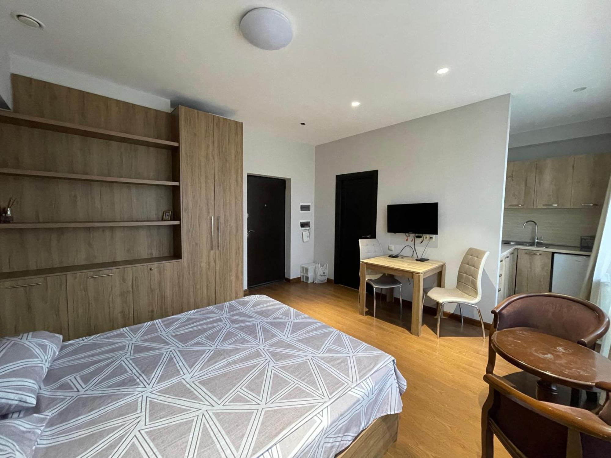 Apartment In Yerevan City Center Republic Square Self Check-In Экстерьер фото