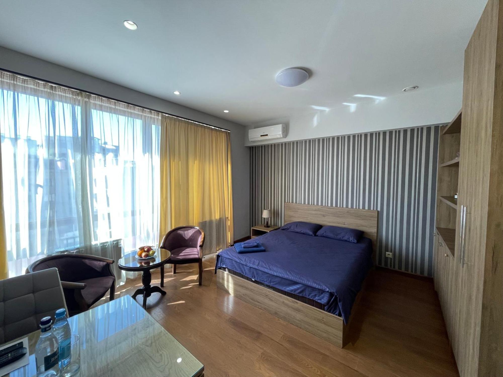Apartment In Yerevan City Center Republic Square Self Check-In Экстерьер фото
