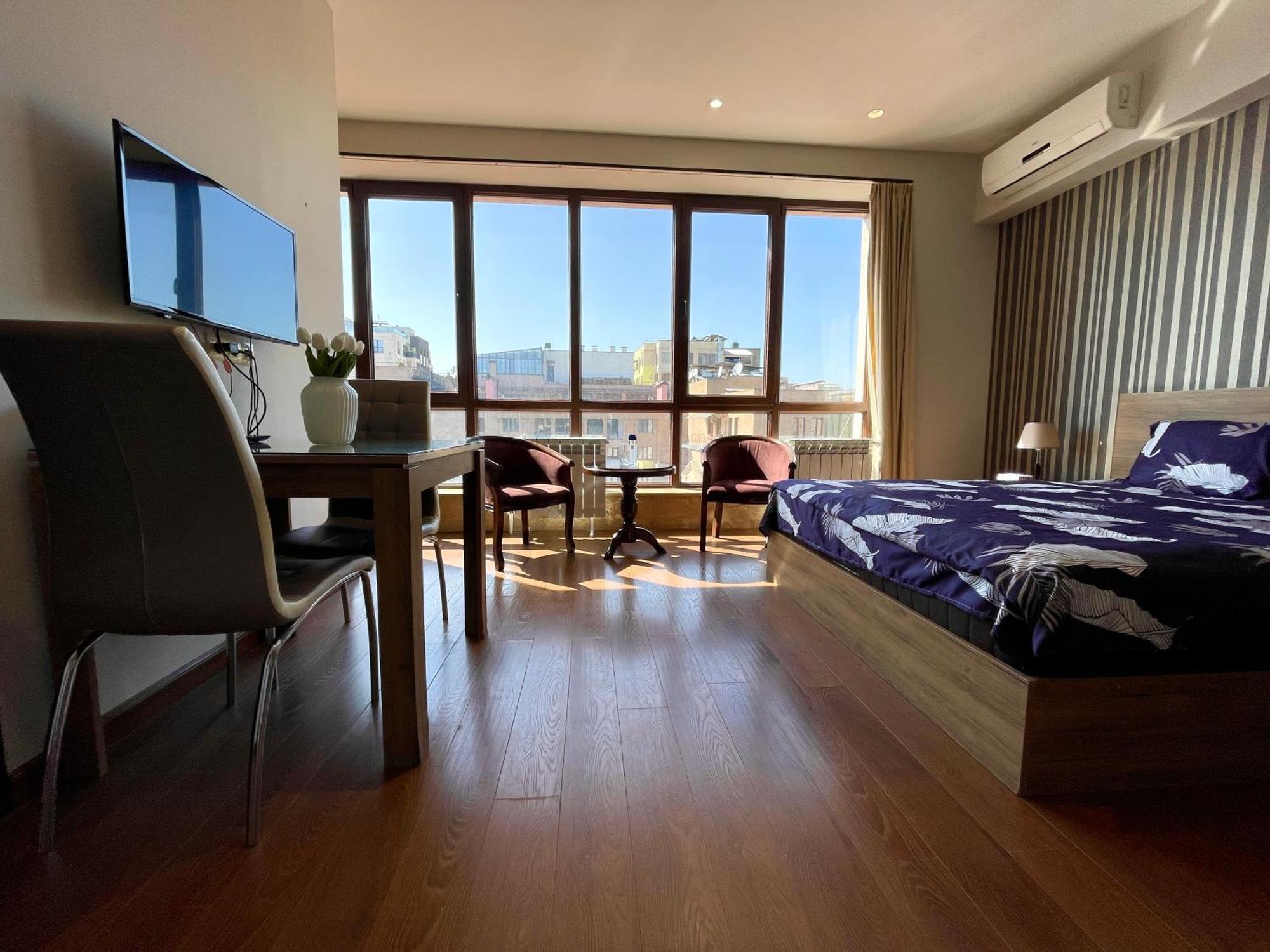 Apartment In Yerevan City Center Republic Square Self Check-In Экстерьер фото
